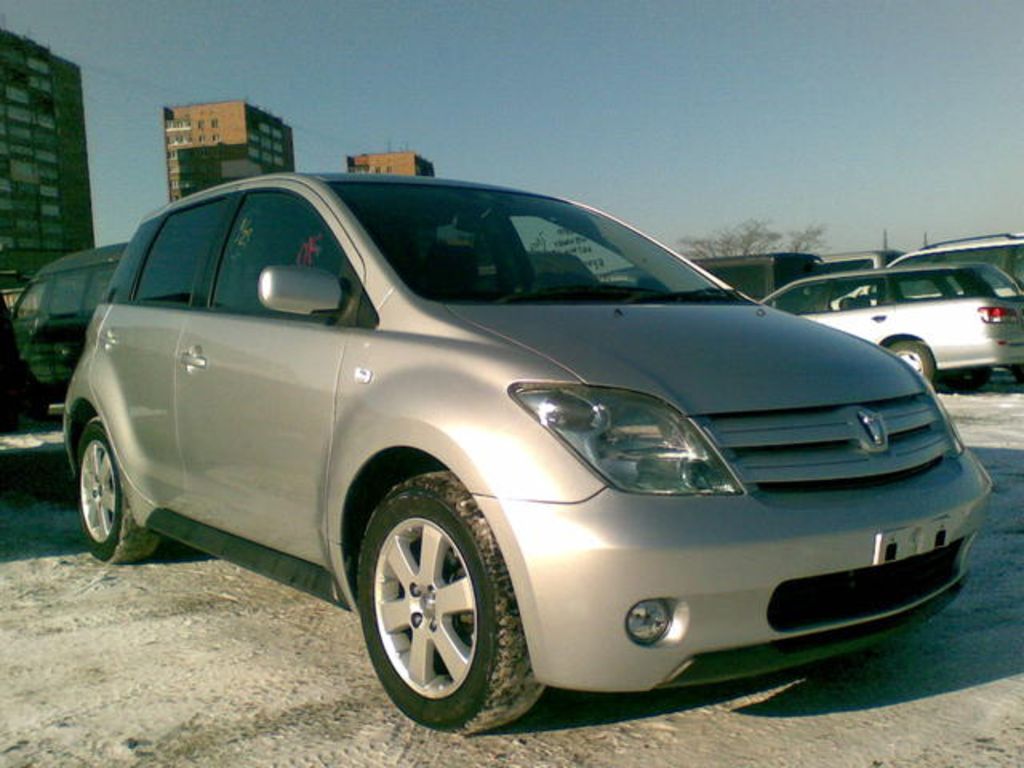 2002 Toyota ist