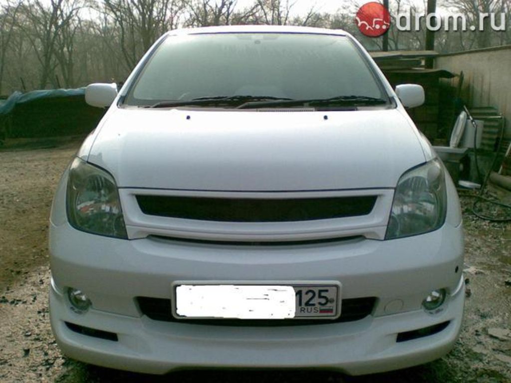 2002 Toyota ist