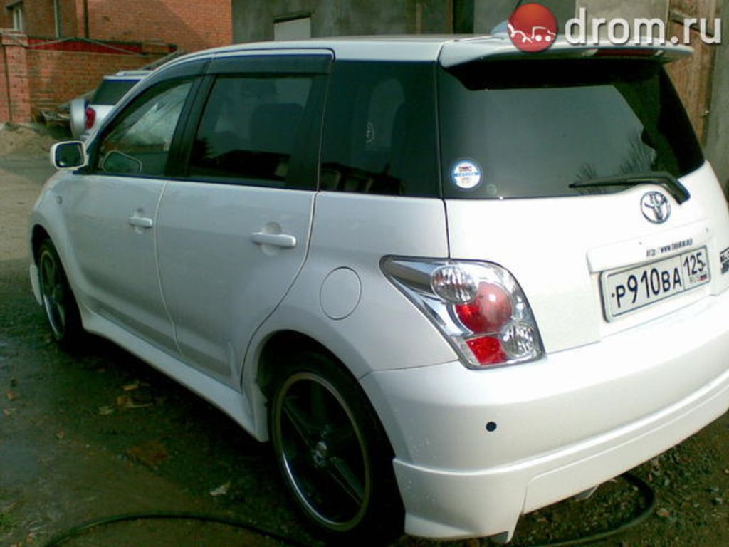 2002 Toyota ist