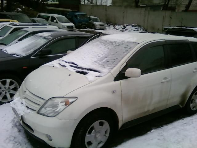 2002 Toyota ist