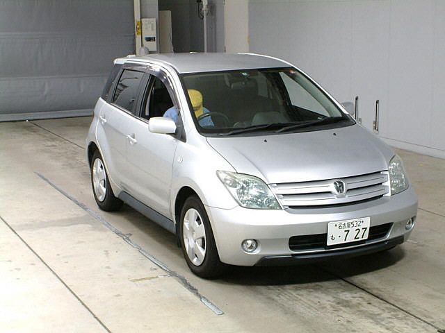 2002 Toyota ist