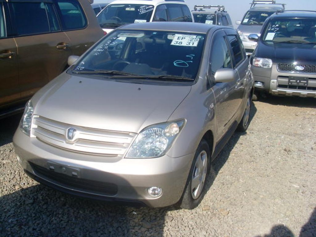 2002 Toyota ist
