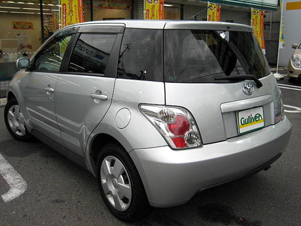 2002 Toyota ist