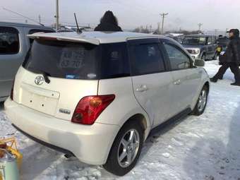2002 Toyota ist