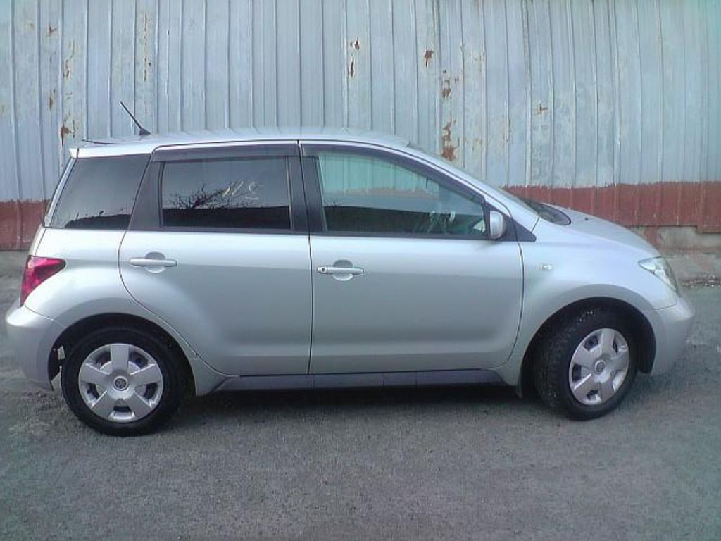 2002 Toyota ist
