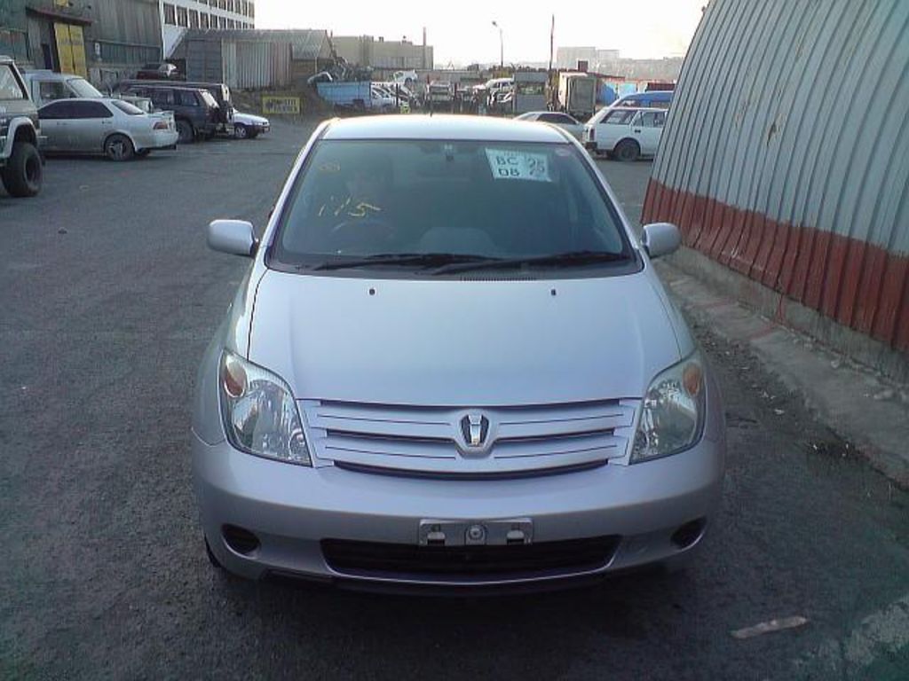 2002 Toyota ist