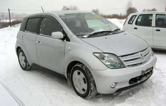 2002 Toyota ist