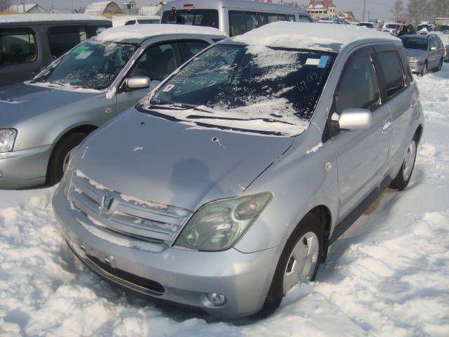 2002 Toyota ist