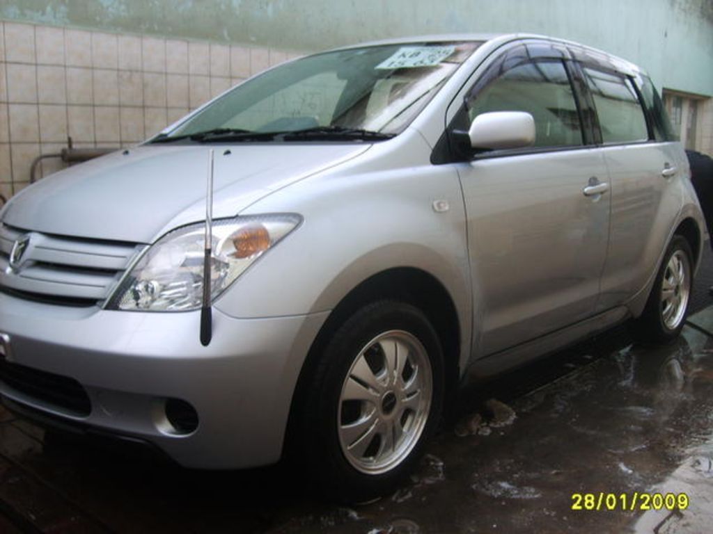 2002 Toyota ist