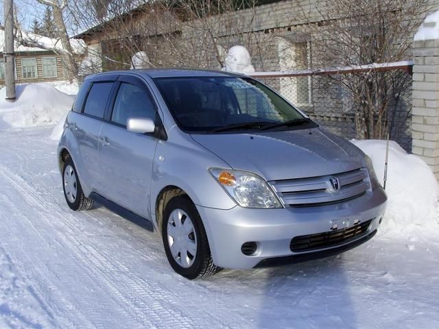 2002 Toyota ist