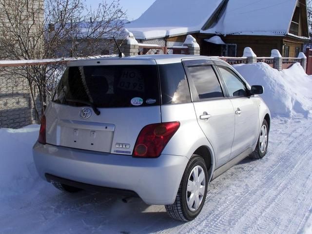 2002 Toyota ist