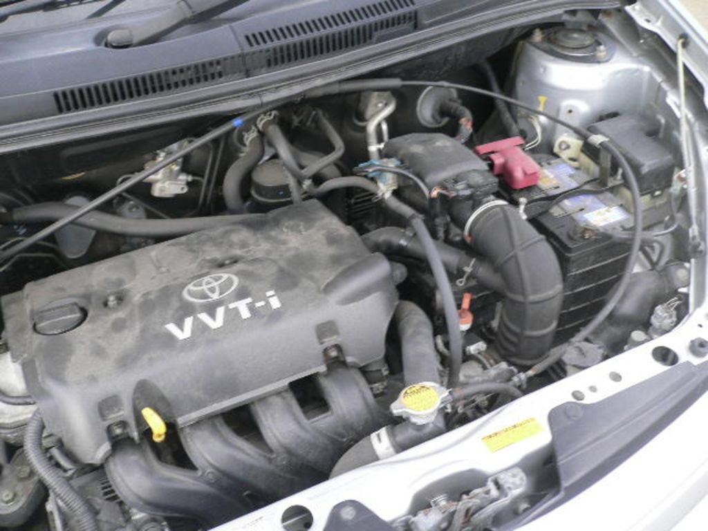 2002 Toyota ist