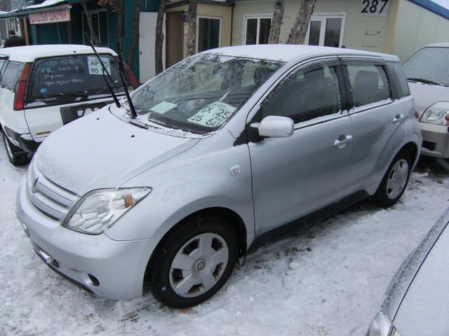 2002 Toyota ist