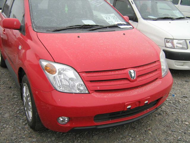 2002 Toyota ist