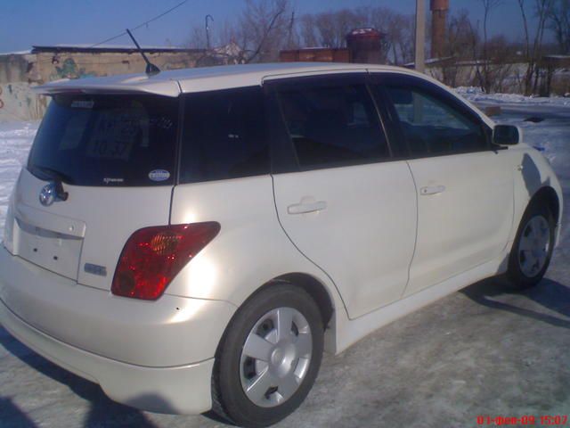 2002 Toyota ist