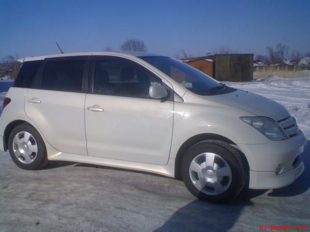 2002 Toyota ist