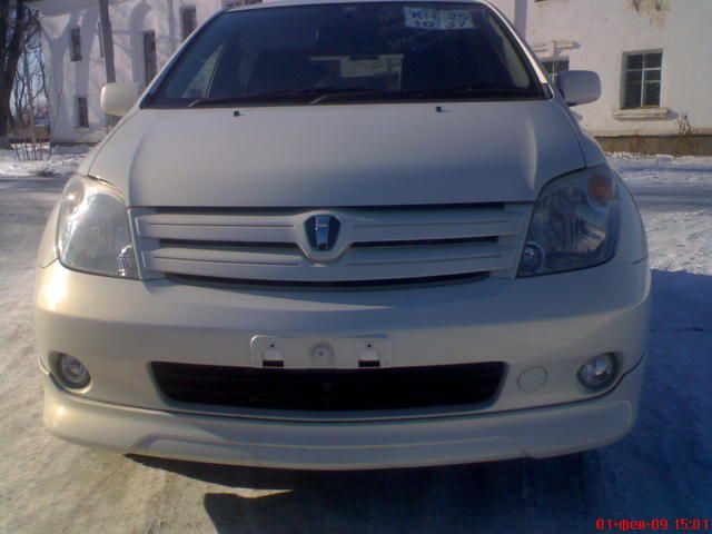 2002 Toyota ist