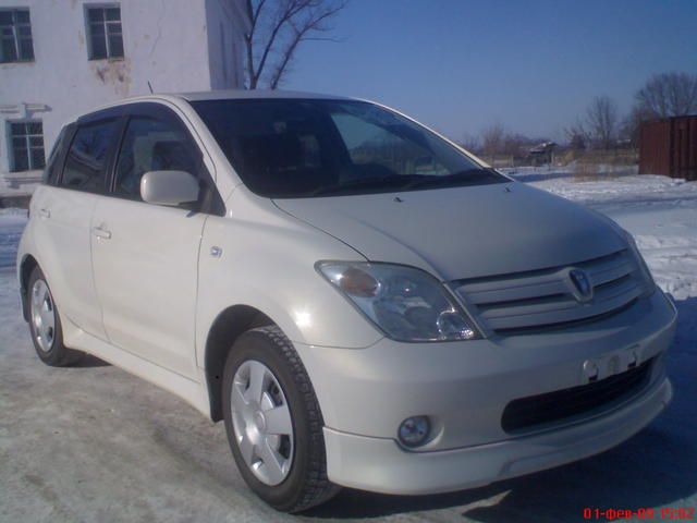 2002 Toyota ist