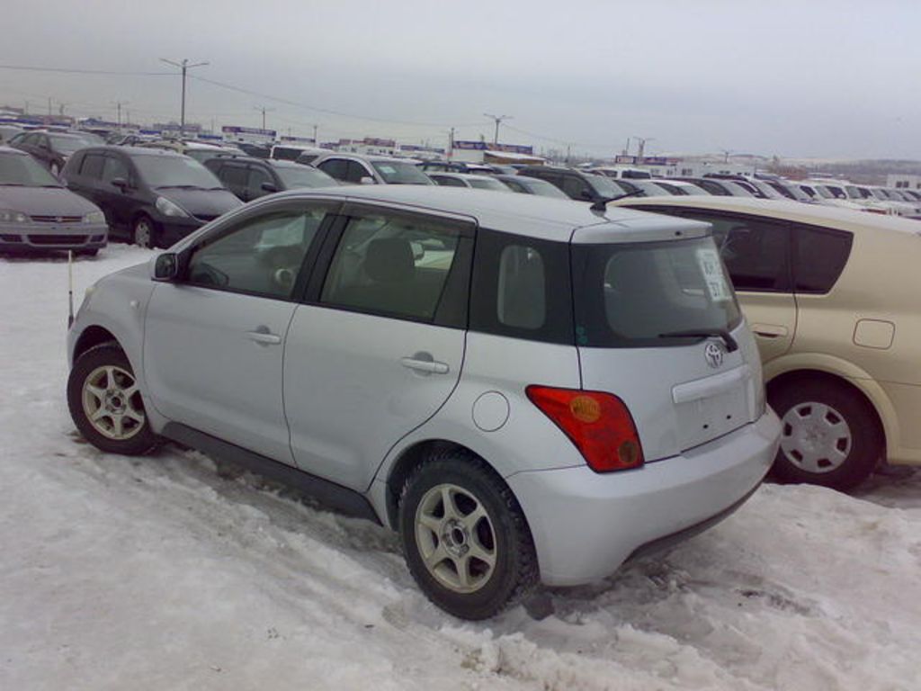2002 Toyota ist
