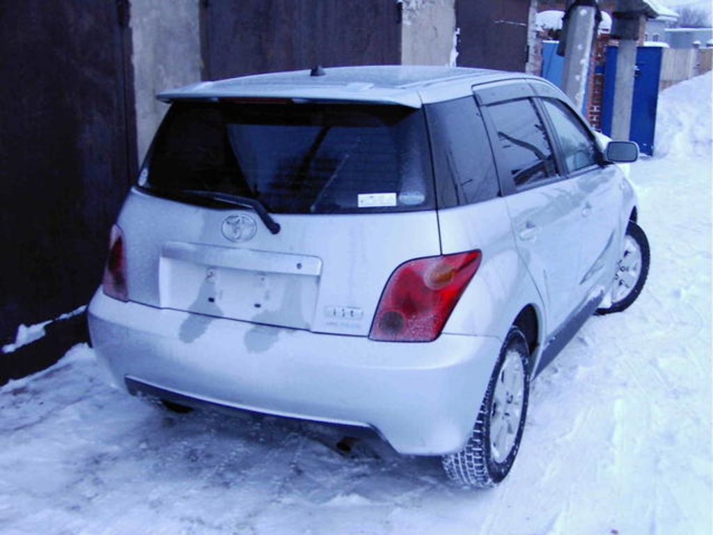 2002 Toyota ist