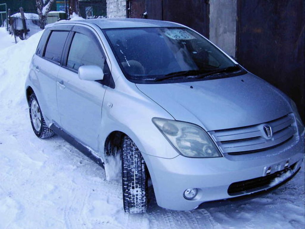 2002 Toyota ist