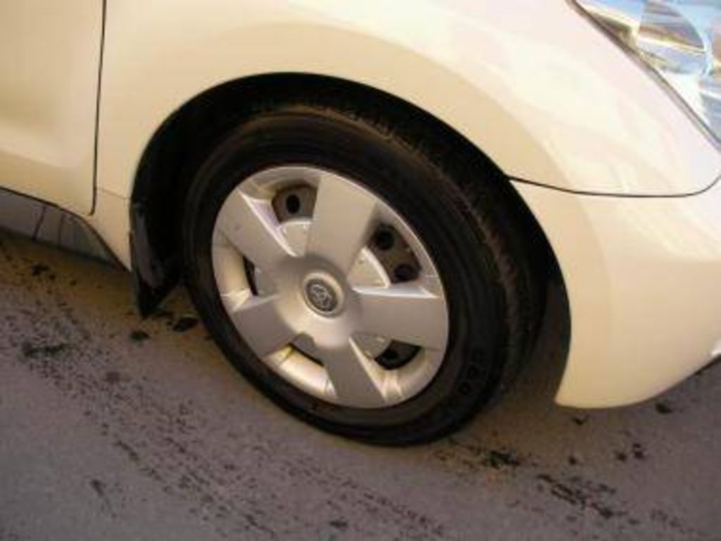 2002 Toyota ist