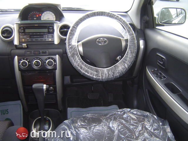 2002 Toyota ist