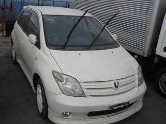 2002 Toyota ist