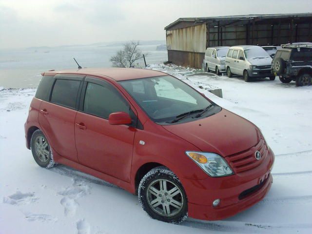 2002 Toyota ist