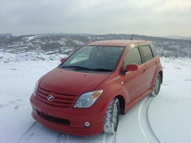 2002 Toyota ist