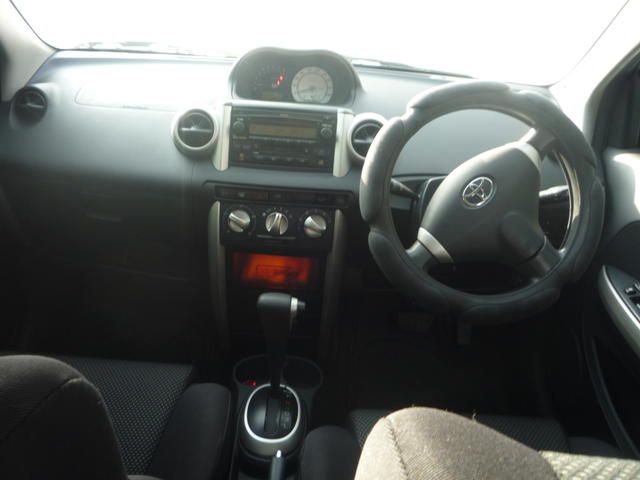 2002 Toyota ist