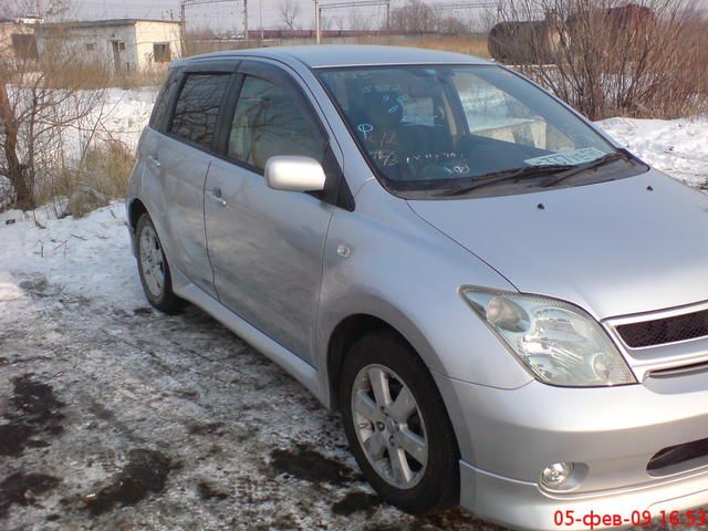 2002 Toyota ist