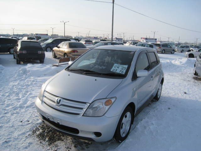 2002 Toyota ist