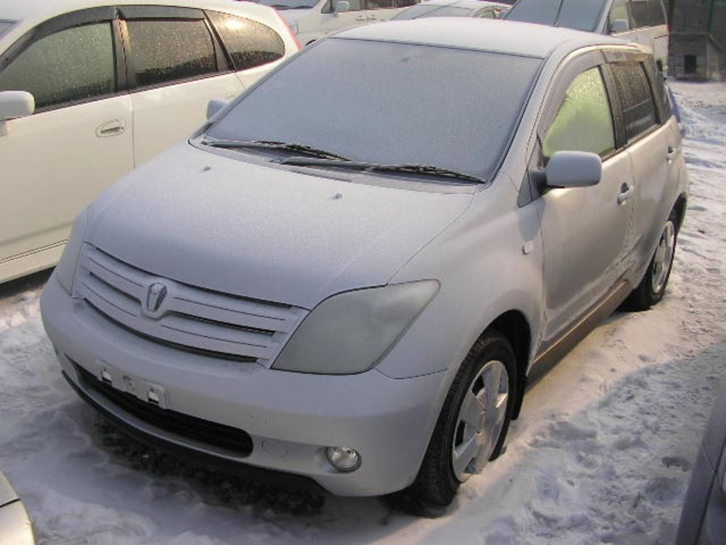2002 Toyota ist