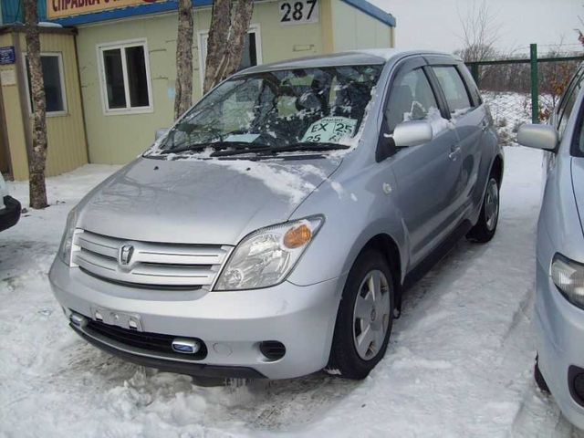 2002 Toyota ist
