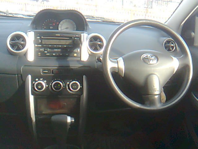 2002 Toyota ist