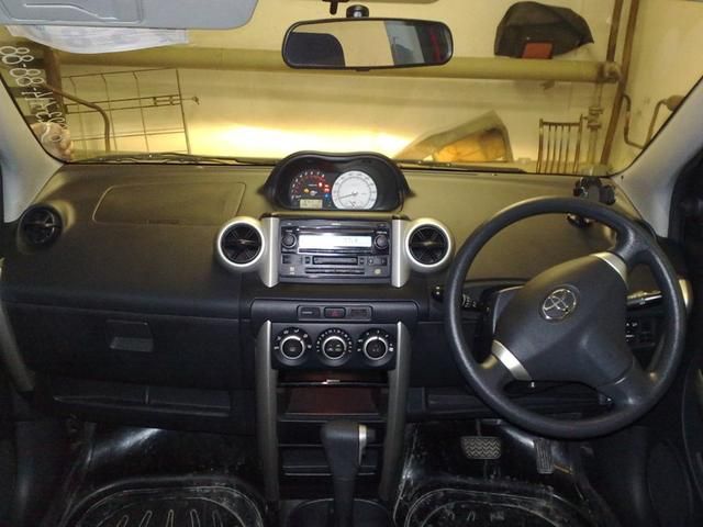 2002 Toyota ist