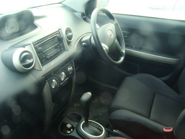 2002 Toyota ist