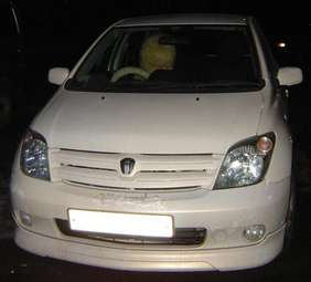 2002 Toyota ist