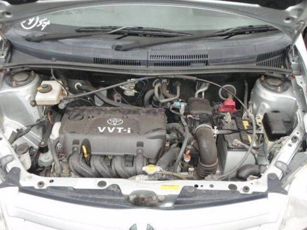 2002 Toyota ist