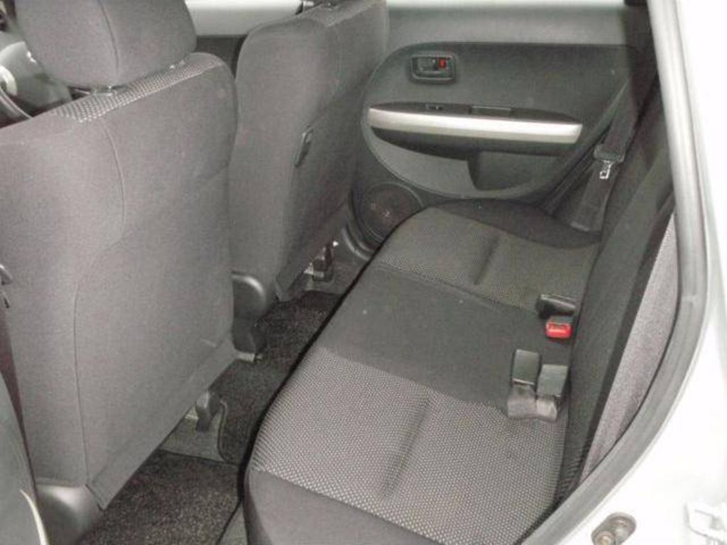 2002 Toyota ist