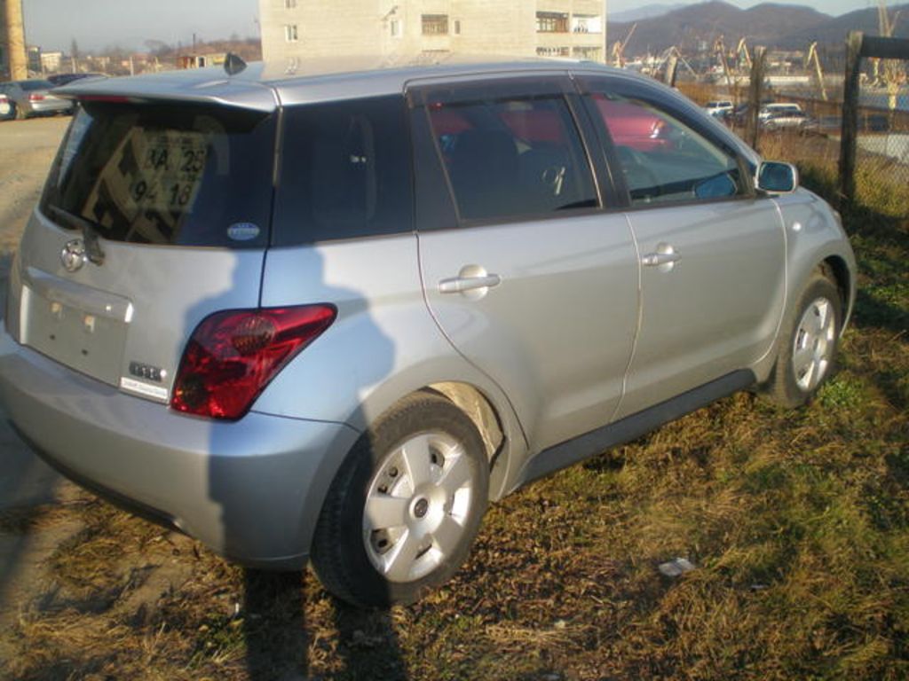 2002 Toyota ist