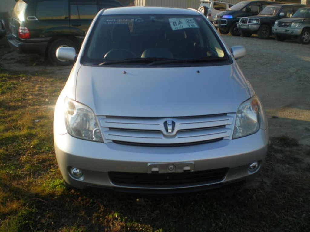 2002 Toyota ist
