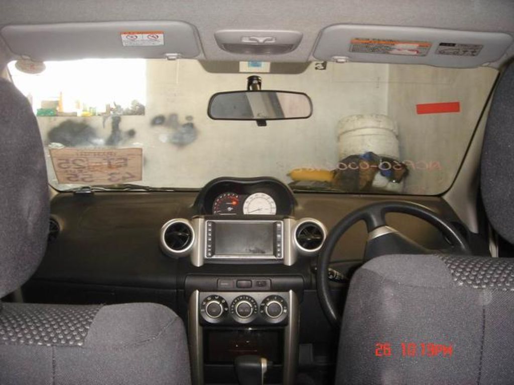2002 Toyota ist