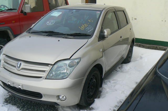 2002 Toyota ist