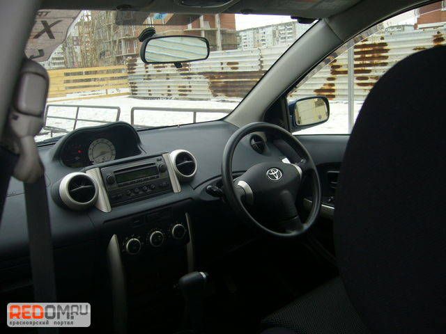 2002 Toyota ist