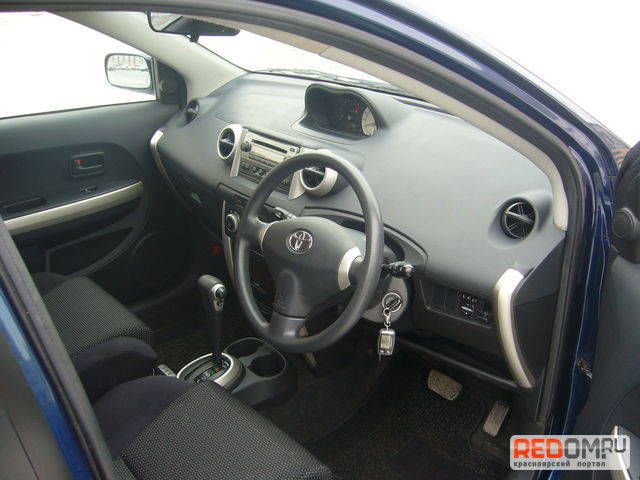 2002 Toyota ist