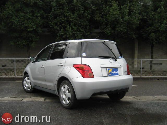 2002 Toyota ist