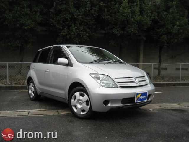 2002 Toyota ist