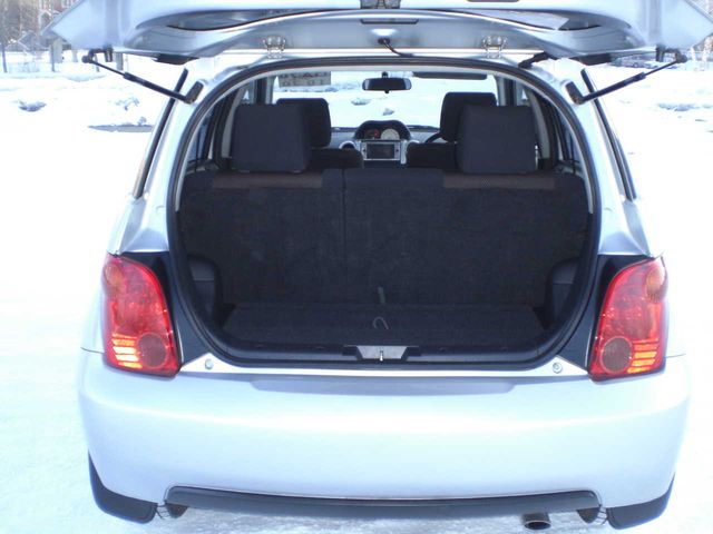 2002 Toyota ist